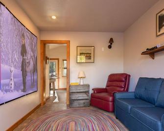 Cozy Cabin near Yosemite at Quail Crossing - Coulterville - Sala de estar