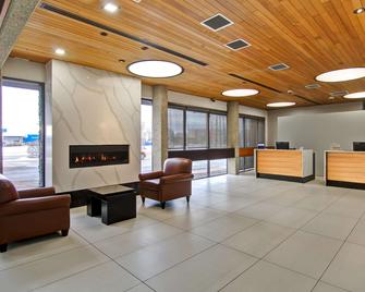 Best Western Cedar Park Inn - Edmonton - Hành lang