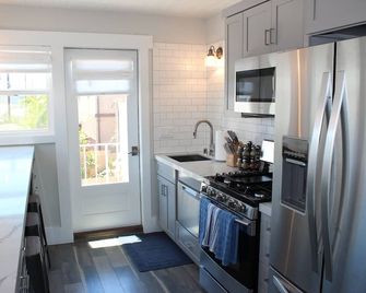 Beautifully Remodeled Unit Right In The Heart Of Belmont Shore!!! - Long Beach - Cuina