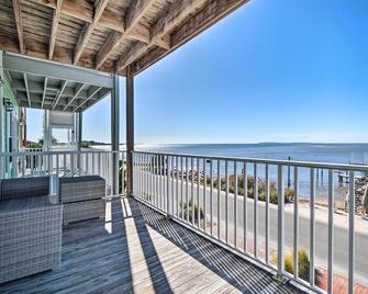 Oceanfront Oasis in Cedar Key with 2 Balconies! - Cedar Key - Balcón