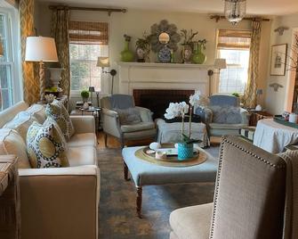 Hudson River Valley/Berkshires Rural Retreat - Canaan - Sala de estar