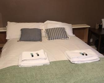 Salford Arms - Salford - Schlafzimmer