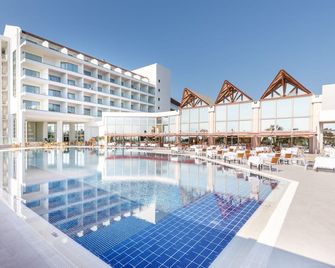 Grand Hotel Ontur - Cesme - Piscina