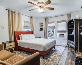 Lafayette Private Room-shared Kitchen free and Parking - Lafayette - Bedroom