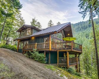 Sunset Island Resort - The private island you can drive to. - Port Alberni - Bâtiment