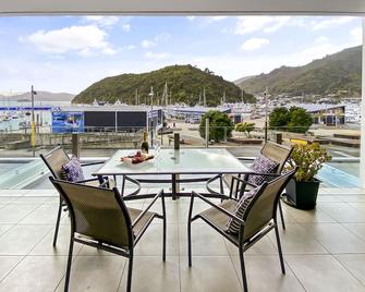 Picton Waterfront Apartments - Picton - Balcón