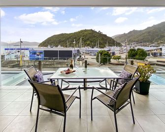 Picton Waterfront Apartments - Picton - Balcón