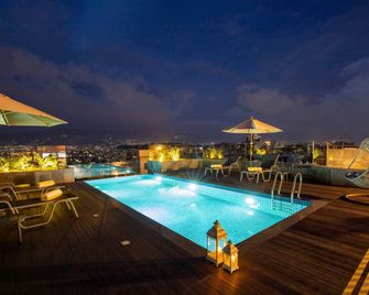 Ramada Encore by Wyndham Kathmandu Thamel - Katmandu - Pool