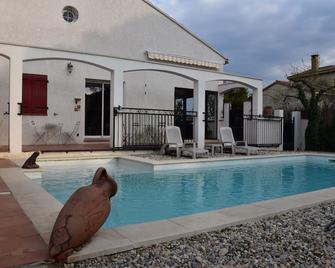 Warm Villa With Swimming Pool - Saint-Alexandre - Piscina