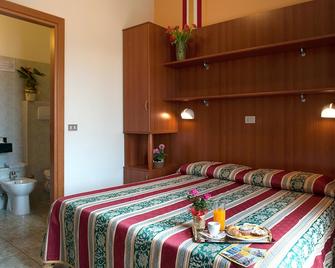 Hotel Dolly - Viareggio - Κρεβατοκάμαρα