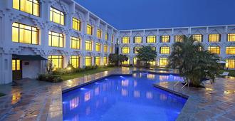 โรงแรมวลแคมโฮเท็ล โดย โรงแรม ITC, อัลคาปูริ, วาโดดารา - วาโดดารา - สระว่ายน้ำ