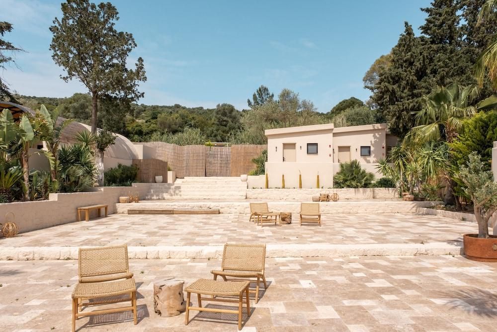 جايا باي ذا سي - لبالغي فقط - سسمى - شرفة مرصوفة