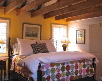 Historic Cottage On Ware River Estate - Ware Neck - Bedroom