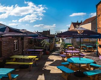The Market House - Glastonbury - Binnenhof