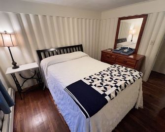 Pet Friendly Three Bedroom in Blue Ridge Mountains - Lyndhurst - Bedroom