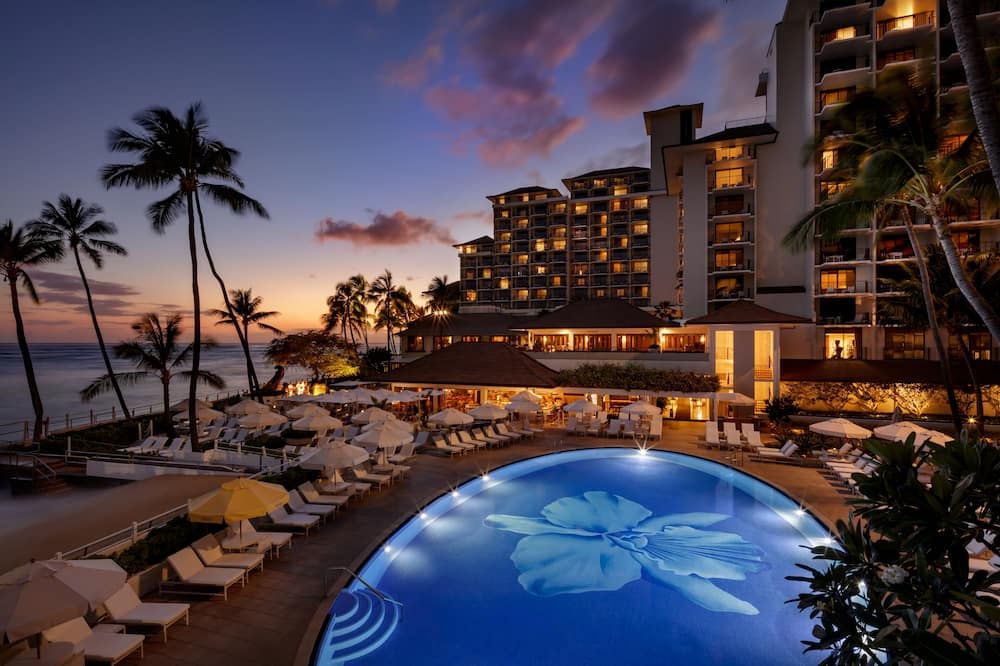 Halekulani from $142. Honolulu Hotel Deals & Reviews - KAYAK