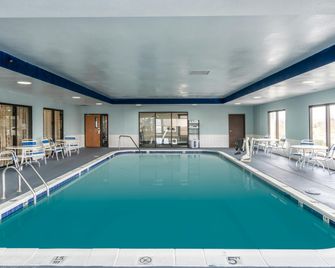 Hampton Inn Dublin - Dublin - Zwembad