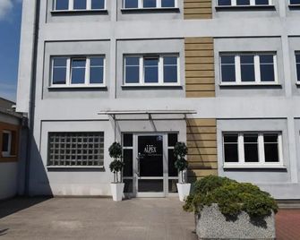 Hotel Alpex - Zabrze - Gebäude