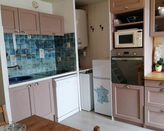 Gruissan : T2 Mezzanine 4/6 Pers, Piscine, Parking Prive, Acces Plage - Fr-1-796-12 - Gruissan - Kitchen