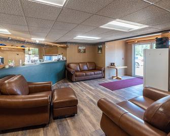 Willabees Motel - Brimley - Lobby