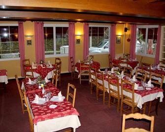 Logis Hotel Restaurant Du Commerce - Pont-d'Ouilly - Restaurant