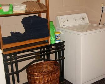 Wow! The Best Price In Charleston! Not A Shared Residence! Very Private! - North Charleston - Laundry facility