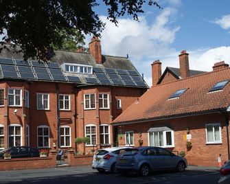 بي+بي يورك - يورك - مبنى