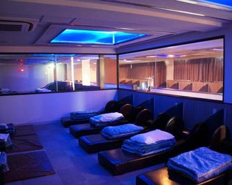 Capsule Hotel 310 - טוקיו - טרקלין