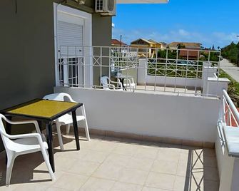 Hotel Kalimera Apartments - Ammoudia - Balcony