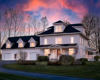 Yuba Vineyard - Williamsburg - Edificio