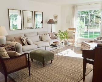 The Miller Farmhouse - Harrisburg - Sala de estar