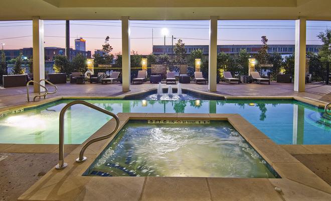 ホテル インディゴ ウェーコ ベイラーの最安値 17 366 ウェイコの人気ホテルの料金比較 格安予約 Kayak カヤック ホテル インディゴ ウェーコ ベイラーの最安値 17 366 ウェイコの人気ホテルの料金比較 格安予約 Kayak カヤック