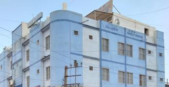 Vrp Guest House - Bhuj - Building