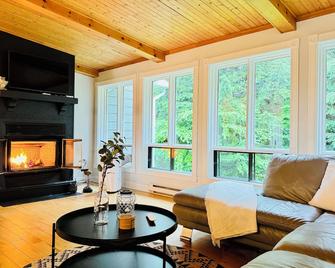 The Ookpik, Spa, Lake, Firepit - Potton - Sala de estar