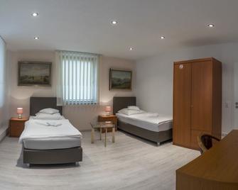 Pension Donau - האנובר - חדר שינה