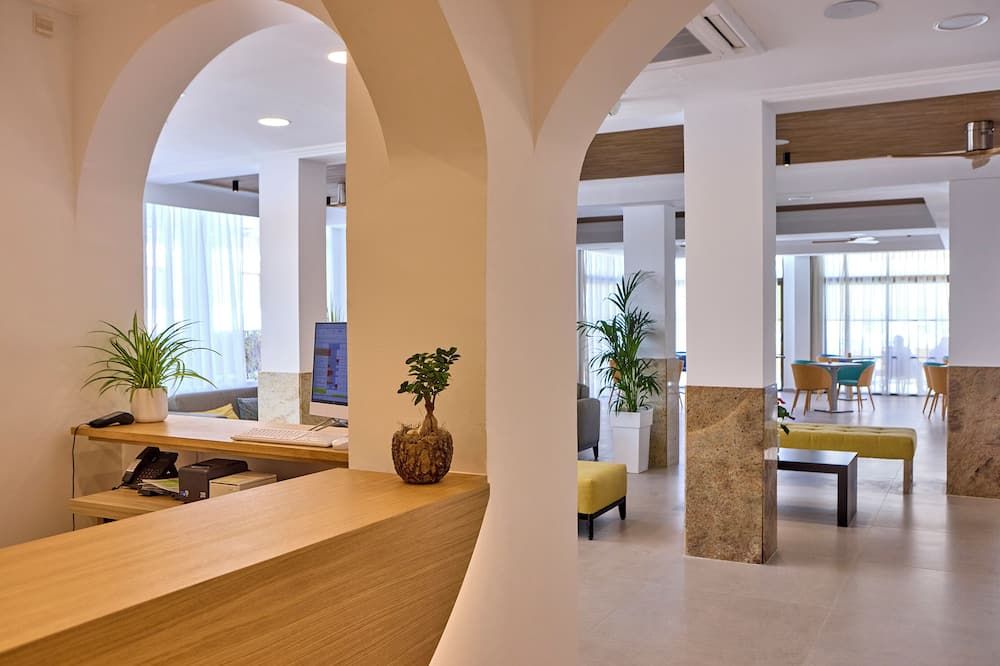 Universal Hotel Bikini - Cala Millor