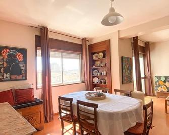 Elegant and spacious apartment just a stone's throw from the sea! - Póvoa de Varzim - Dining room