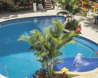 Hotel Puerto Libre - Puerto Barrios - Piscina
