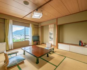 Isawa Tokiwa Hotel - Fuefuki - Eetruimte