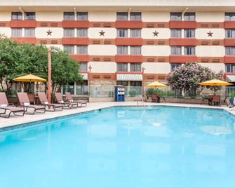 Wyndham Garden Hotel - Austin - Austin - Piscina