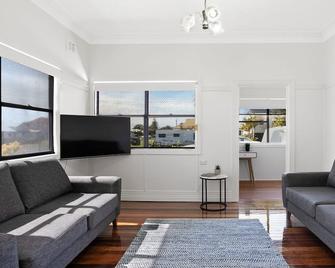 Nicely Renovated Beach House - Evans Head - Living room