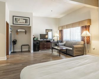 Quality Inn near Mammoth Mountain Ski Resort - Mammoth Lakes