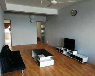 Oceanus Backpackers Hostel - Sandakan - Living room