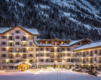 Residence And Spa Vallorcine Mont-Blanc - Vallorcine - Building