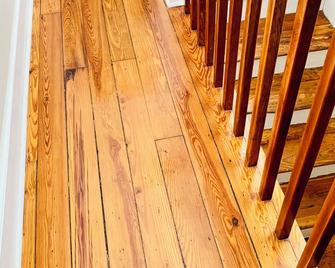 Cozy Upstairs Unit in Historic Charleston - Charleston - Aufgang