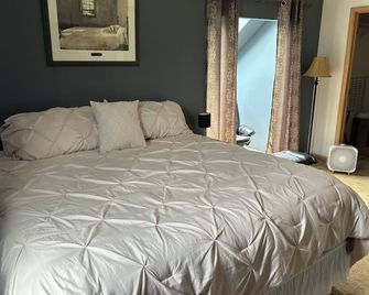 North Idaho Cottage in the heart of Coeur d' Alene Idaho. - Coeur d'Alene - Bedroom