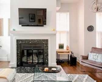 Family Fun In Lafayette Square / Abodebucks - San Luis - Sala de estar