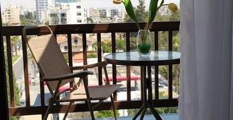 Layiotis Hotel Apartments - Larnaca - Balcony