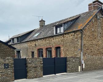 Gîtes le Mont Desclos Saint Michel - Beauvoir - Bâtiment