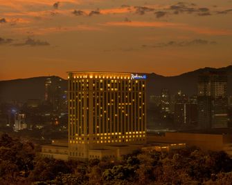 Radisson Blu Cebu - Cebu City - Building